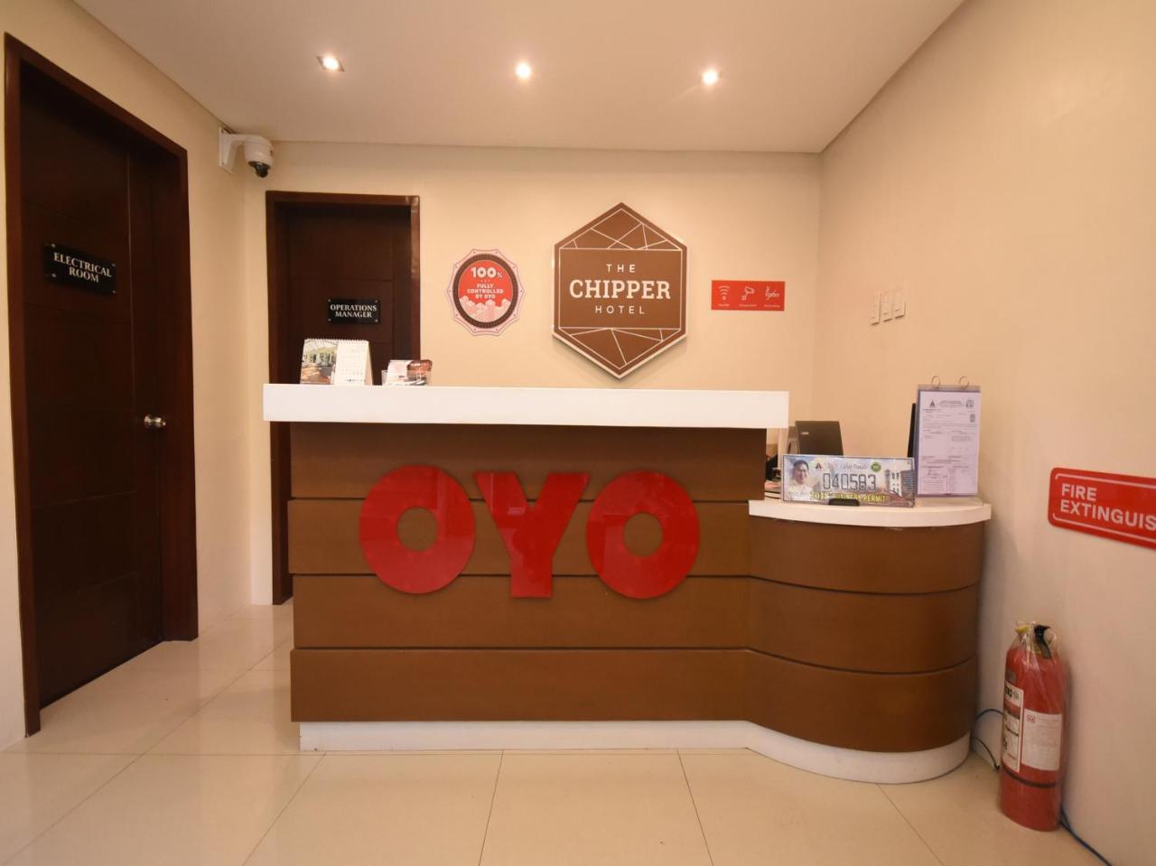 Oyo 111 The Chipper Hotel Manila Exterior photo