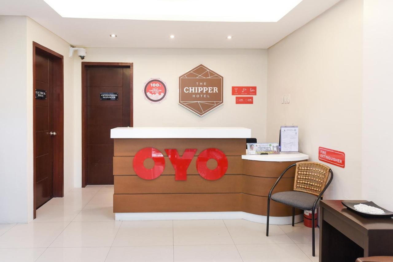 Oyo 111 The Chipper Hotel Manila Exterior photo